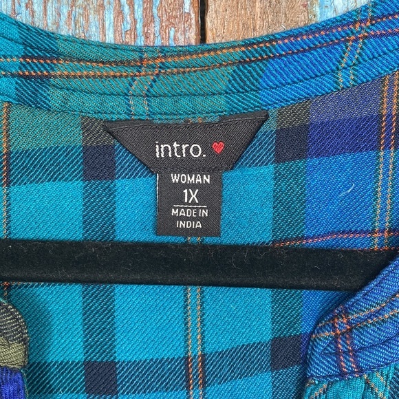 Intro Blue & Green Plaid Button Down Top - Picture 2 of 5
